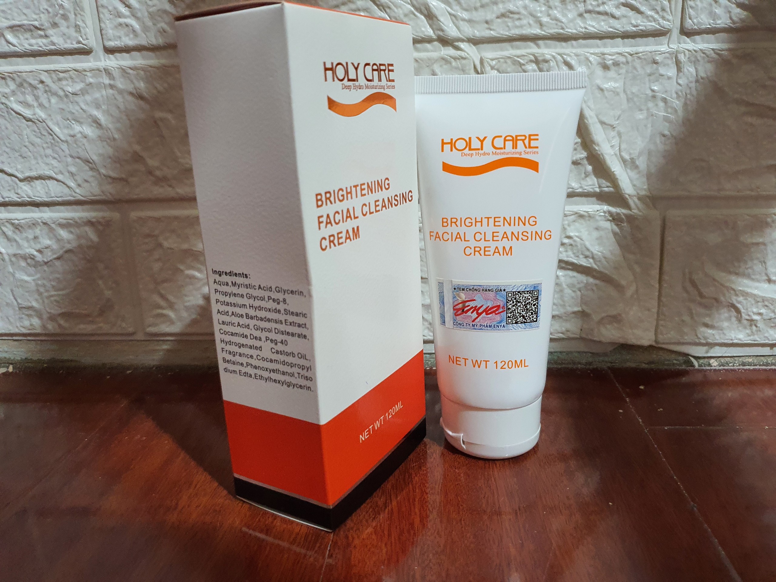 Sữa rửa mặt Holy Care sáng da ngừa mụn 120ml