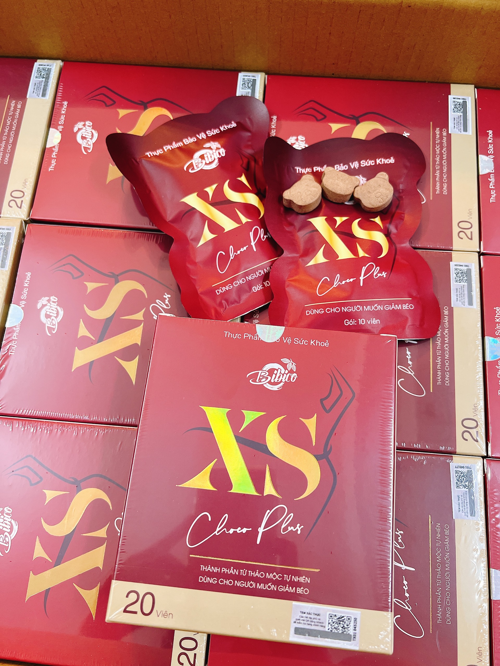 Kẹo socola gấu giảm cân xs Choco Plus. Mua 1 tặng 1 hộp thạch thanh nhiệt giải độc thạch cần tây