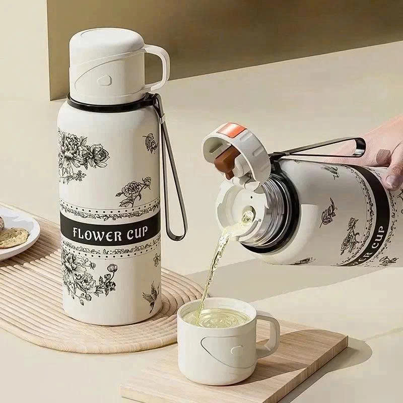 316 Stainless Steel Thermos Bottle with a Capacity of 600ml, Comes with a Convenient Drinking Cup.