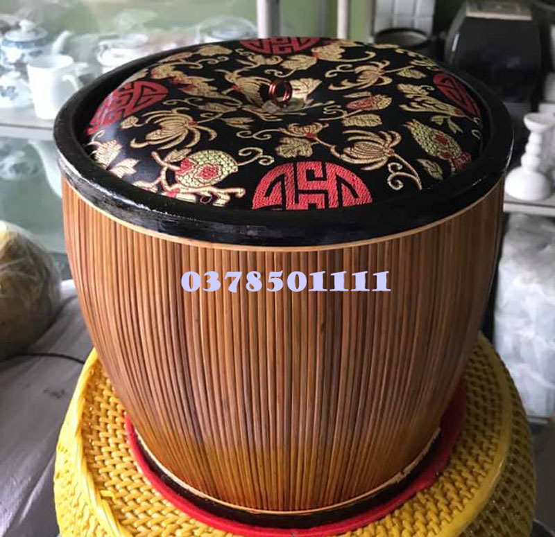 Ấm tích và giỏ ủ Bát Tràng hàng gấm 1,5lit