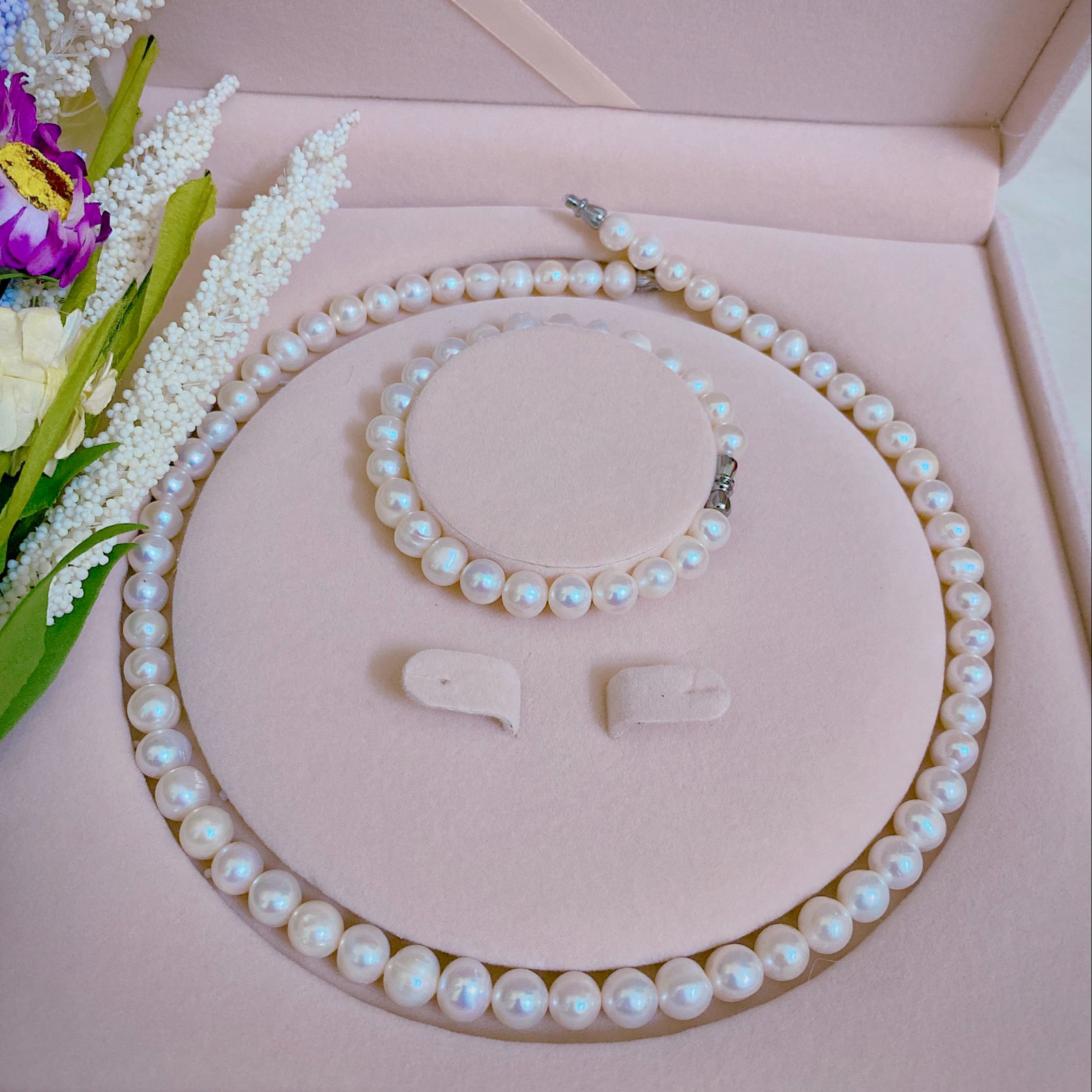 Bộ ngọc trai thật tự nhiên nước ngọt 9li trắng phối bông nụ bạc gắn ngọc trai