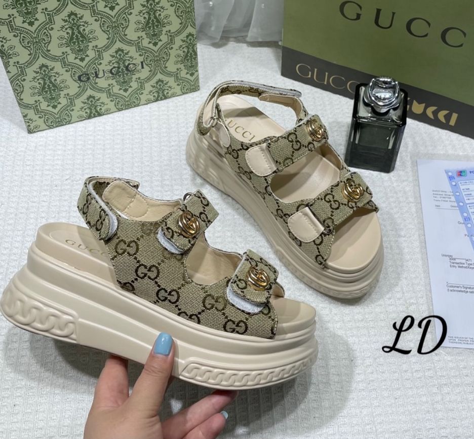 Sandal quai hậu dáng đế xuồng 7cm về đủ size 2 màu đen - be .
