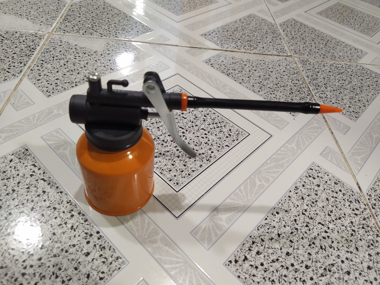 Bình bơm nhớt sắt