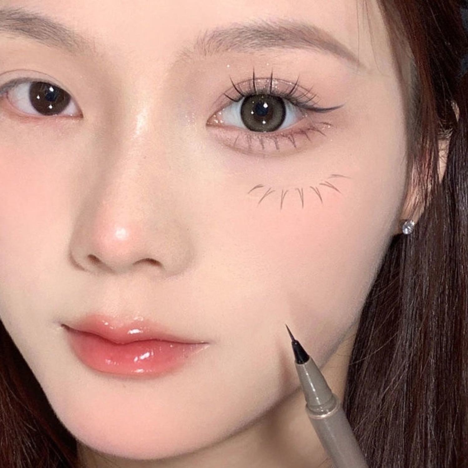 Bút kẻ đầu siêu mảnh kẻ được mắt và mi dưới chống thấm nước
