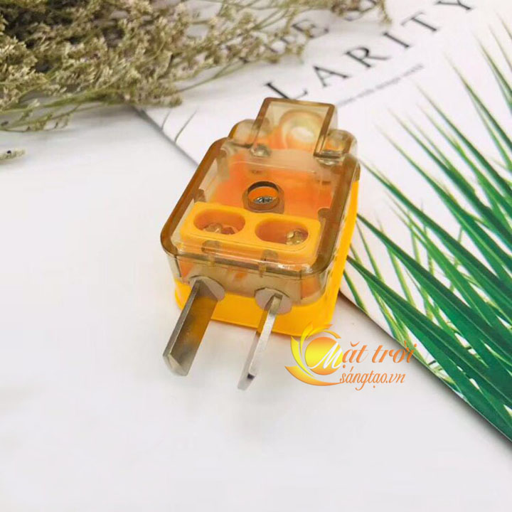 Phích cắm chân dẹt xoay
