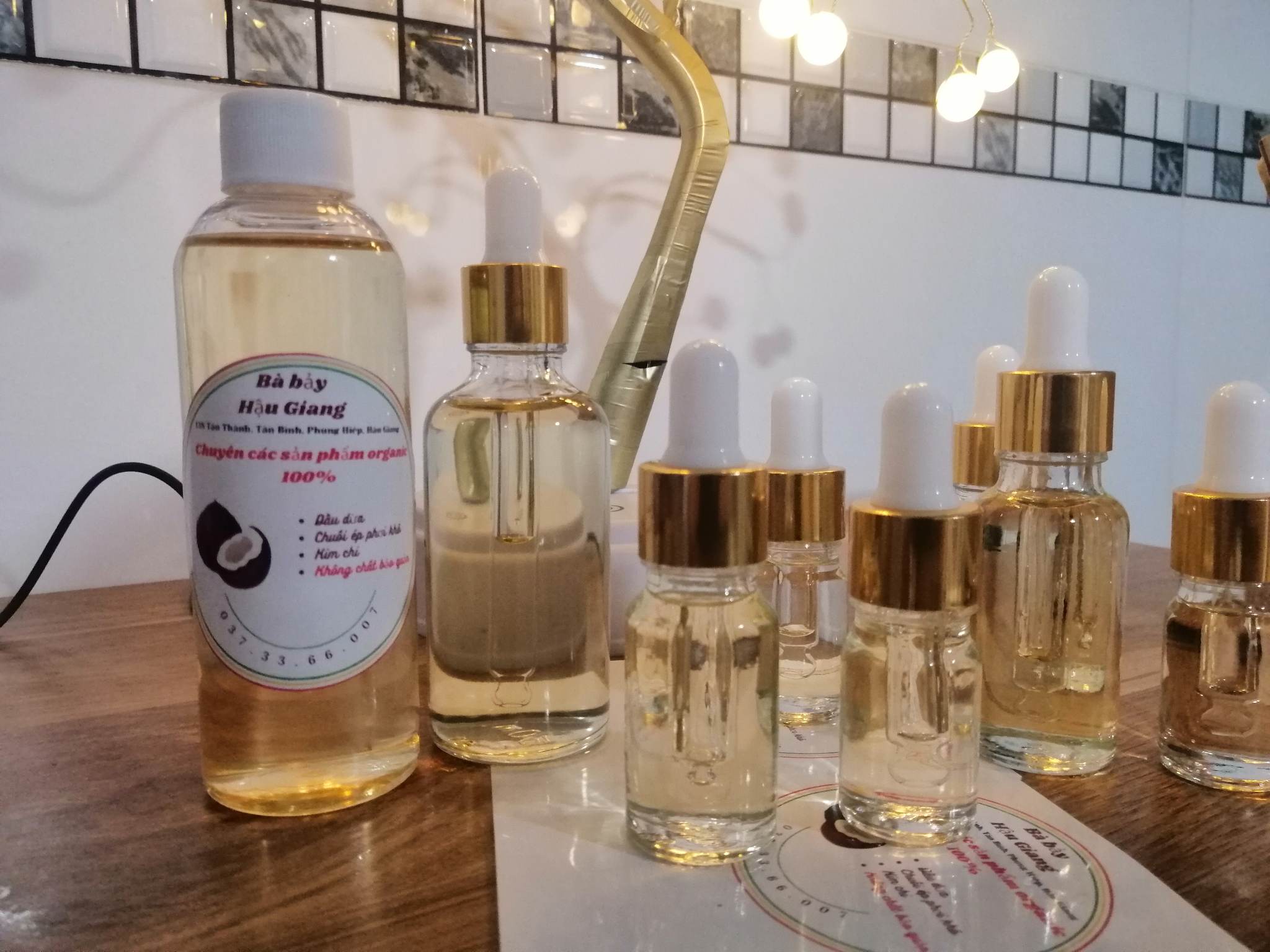 Dầu dừa nguyên chất - sản phẩm từ thiên nhiên - Bà Bảy Hậu Giang