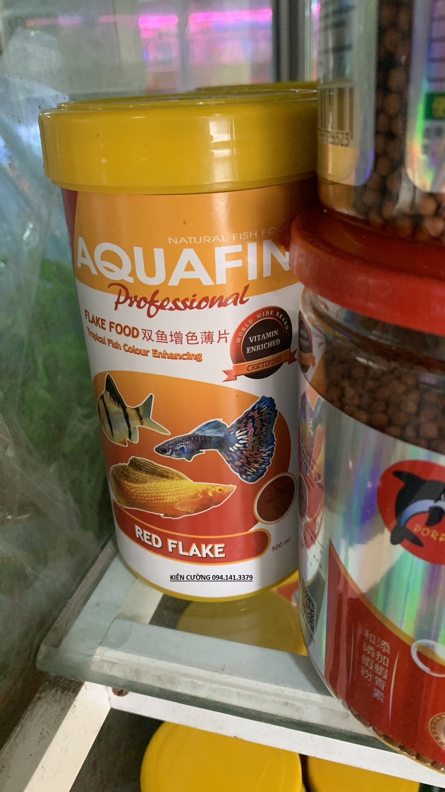 Thức ăn cá cảnh aquafin red flake 500ml