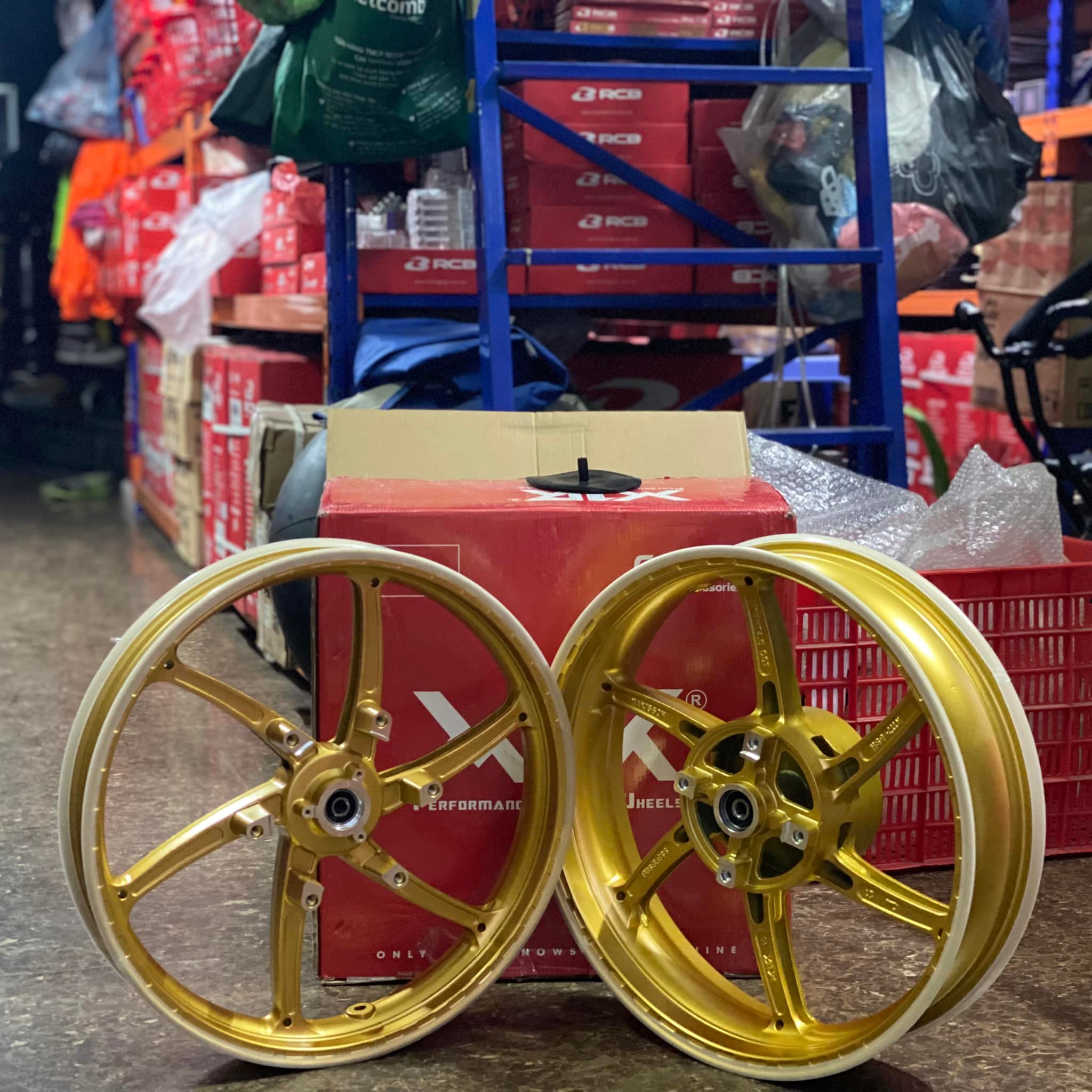 Bộ mâm oz racing gắn winner gold x1r