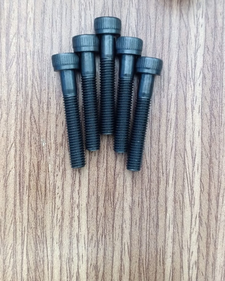 1 BỊCH 25 CON BULONG LỤC GIÁC THÉP 5x30 NR M.E HOÀNG KHANG