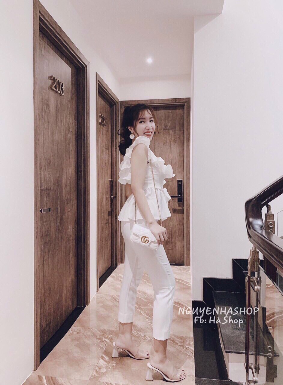 Set áo bèo cánh tiên buộc nơ eo và quần dài