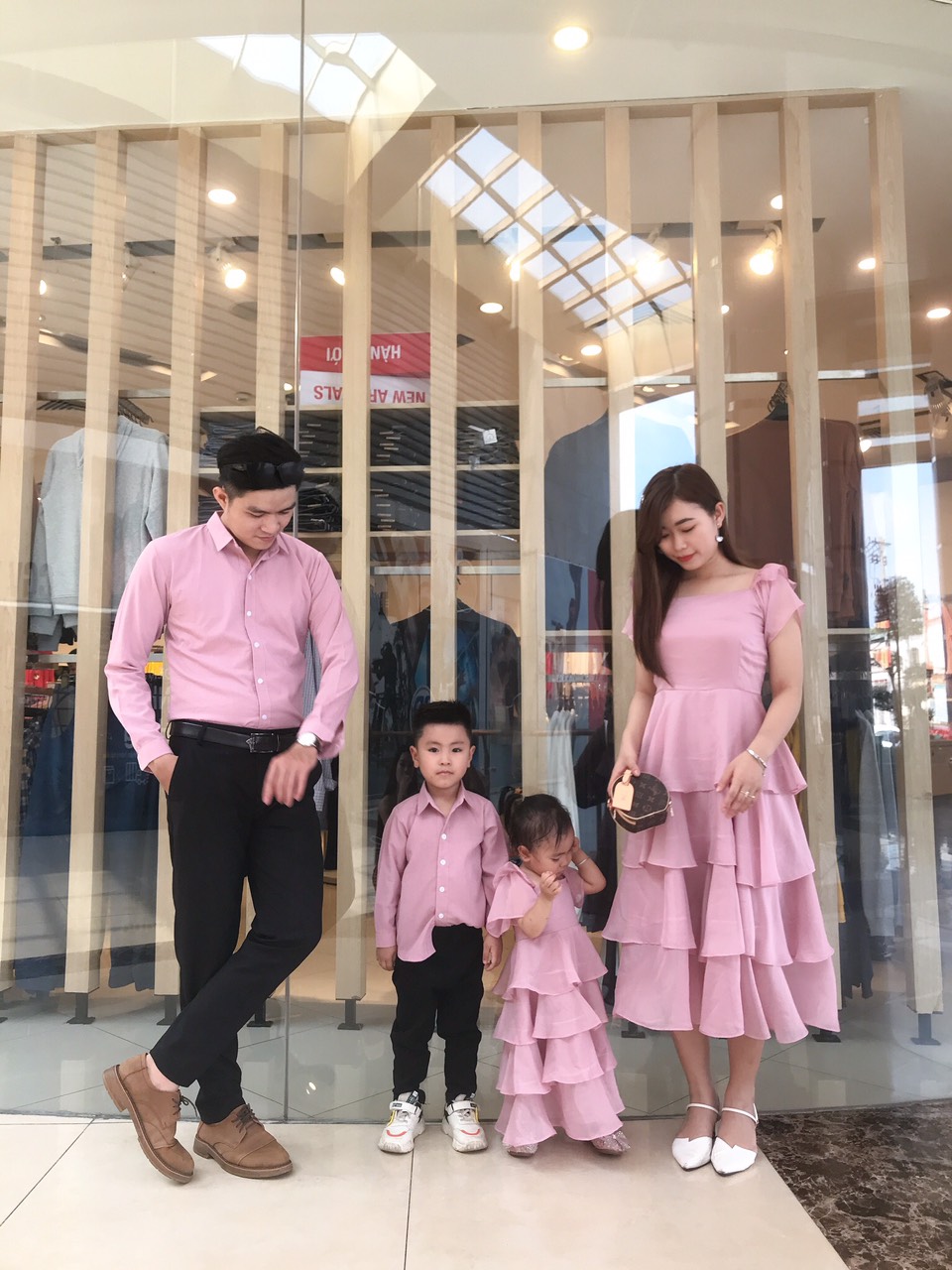 (Giá 1 Sản Phẩm) Váy Áo Gia Đình Đi Tiệc, Chụp Hình Thôi Nôi-Váy Mẹ Và Bé Vải Voan Ánh Kim Nhiều Tầng Công Chúa, Đồ Gia Đình FAMAWA Fullsize từ 7-100kgs