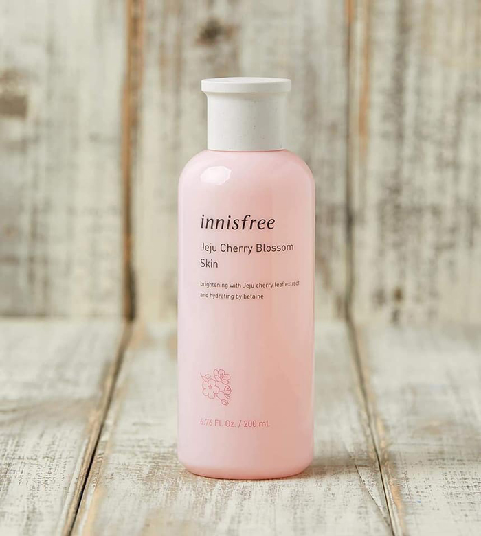 Nước Hoa Hồng Innisfree Cherry Blossom Skin 200ml