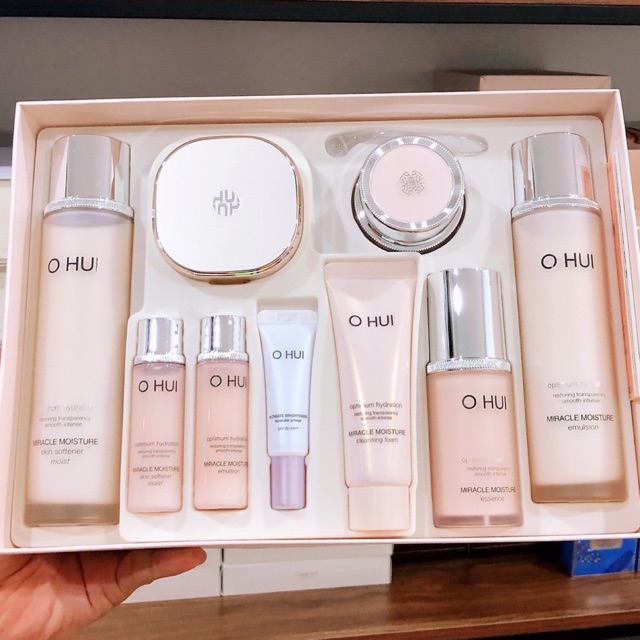 Sét Ohui Hồng Dưỡng Ẩm Giúp Da Căng Bóng Trắng Hồng Tự Nhiên