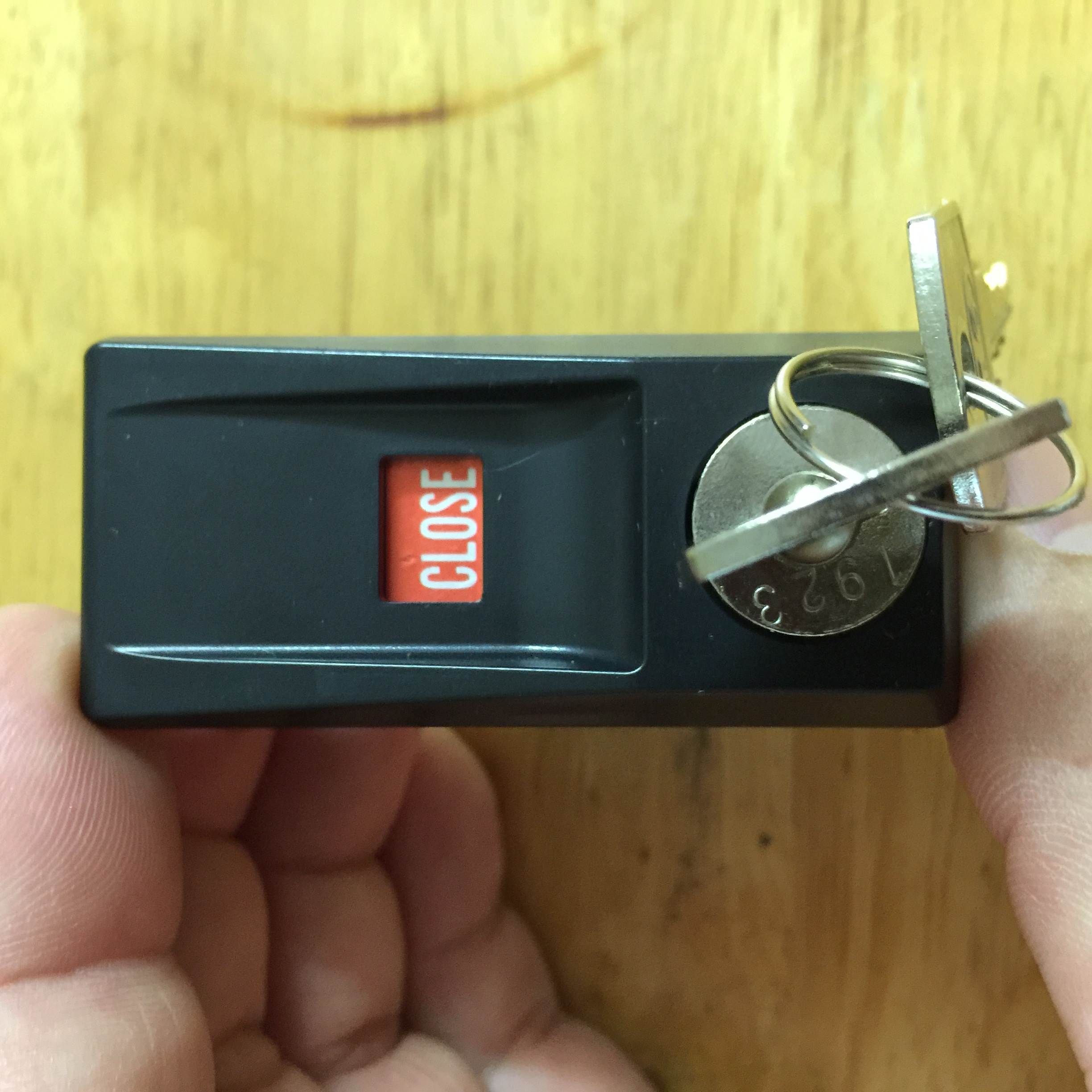 Khóa tủ sắt lùa hòa phát t6 - mitishop