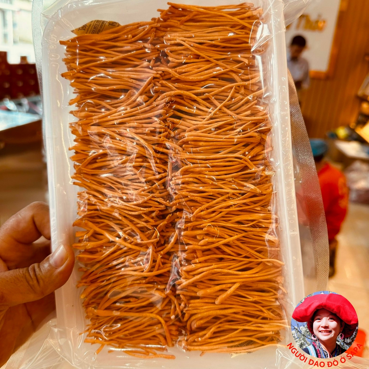 Nấm Đông trùng hạ thảo khô, sấy thăng hoa Huy Cương thượng hạng . Trà đông trùng hạ thảo ngâm mật ong, ngâm rượu