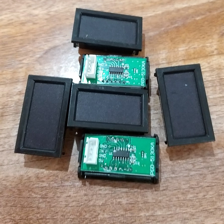 đồng hồ hiển thị- bộ 3 chiếc(2,5x4,5x2,0cm)