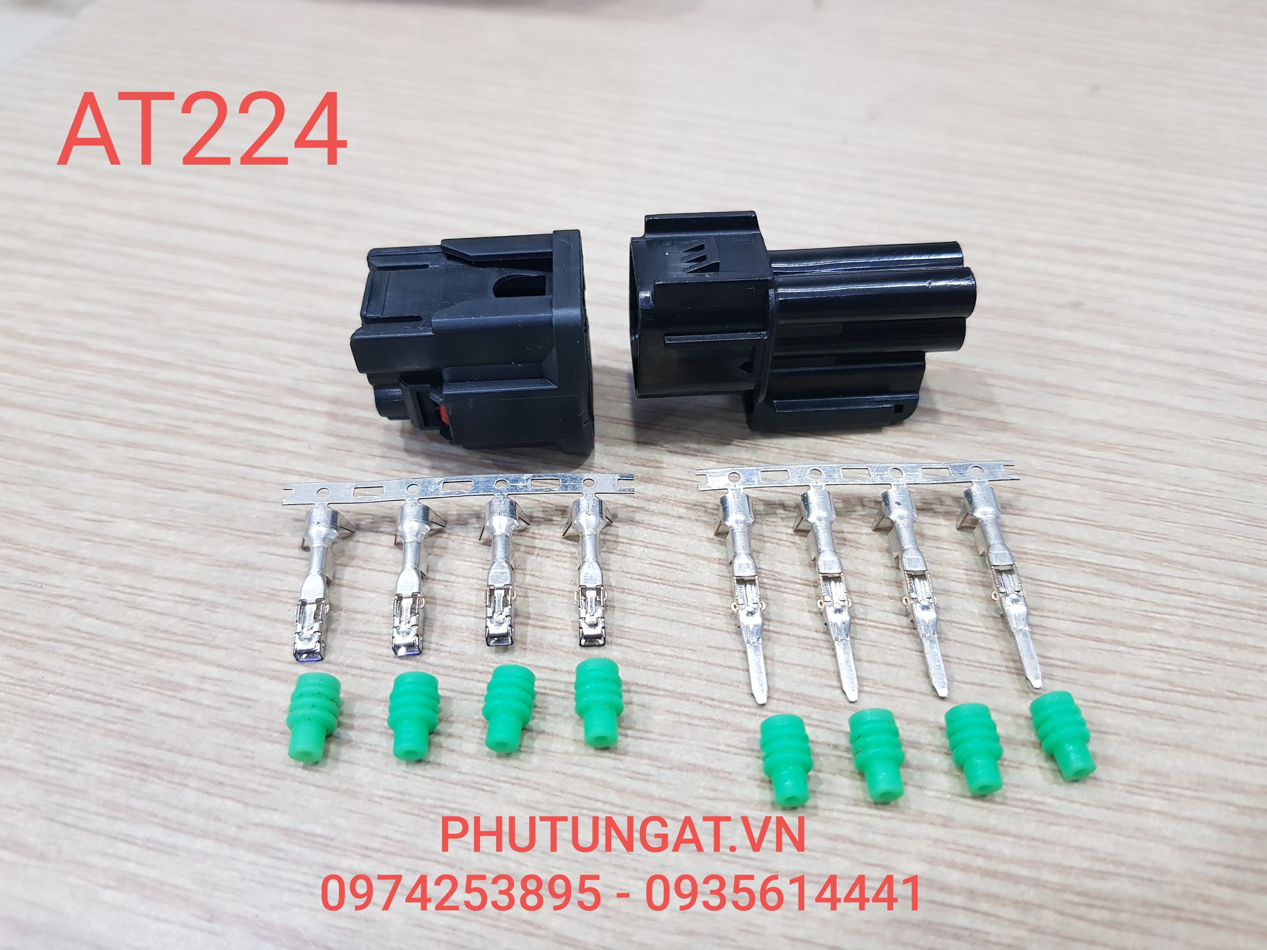 Bộ giắc nhựa đèn hậu winner x _ bộ giắc chống nước 4p 4 lỗ at224