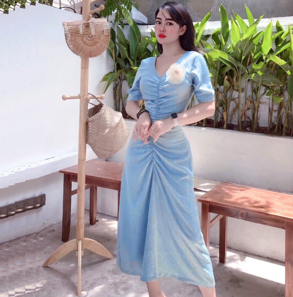 ĐẦM XÒE NHÚNG CÀI HOA NGỰC VẢI ĐŨI NHĂN ĐIỆU ĐÀ-AN