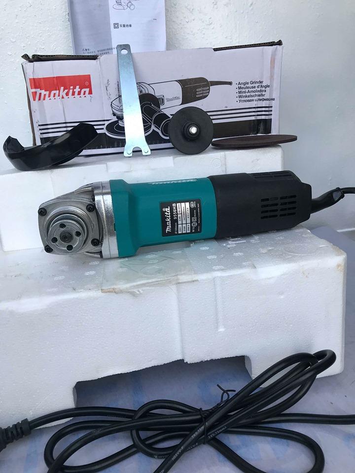 Máy mài Makita 9556, màu xanh, 840W nâng cao hiệu xuất làm việc