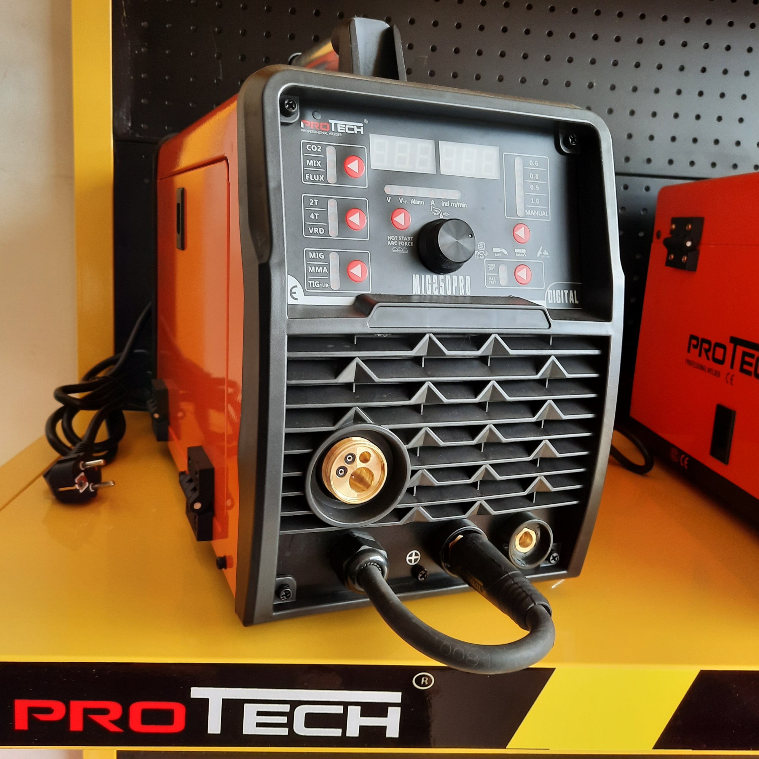 Máy hàn Mig Protech 250Pro- cam kết chính hãng- bảo hành 12 tháng
