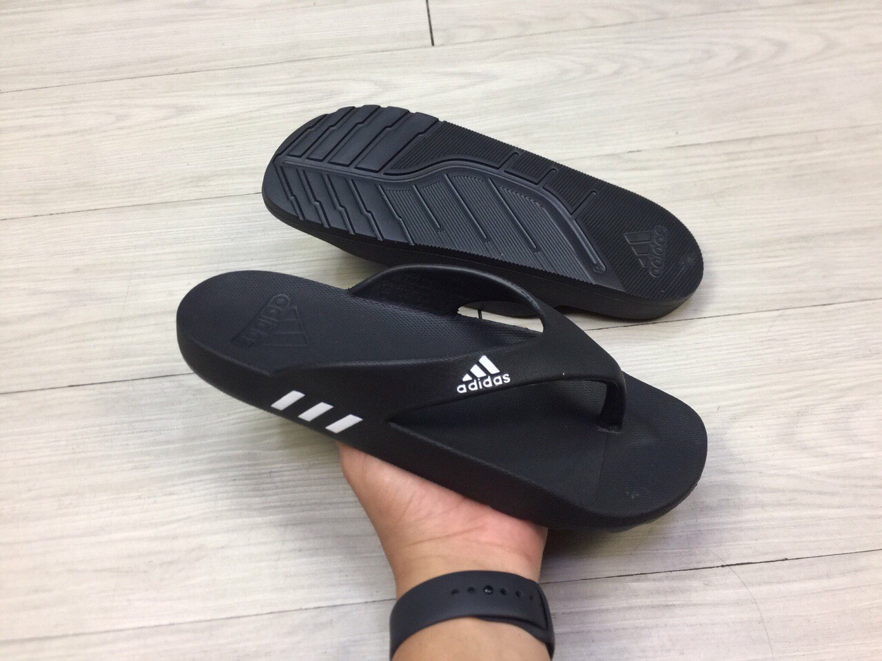 Dép kẹp đúc nguyên khối thể thao nam