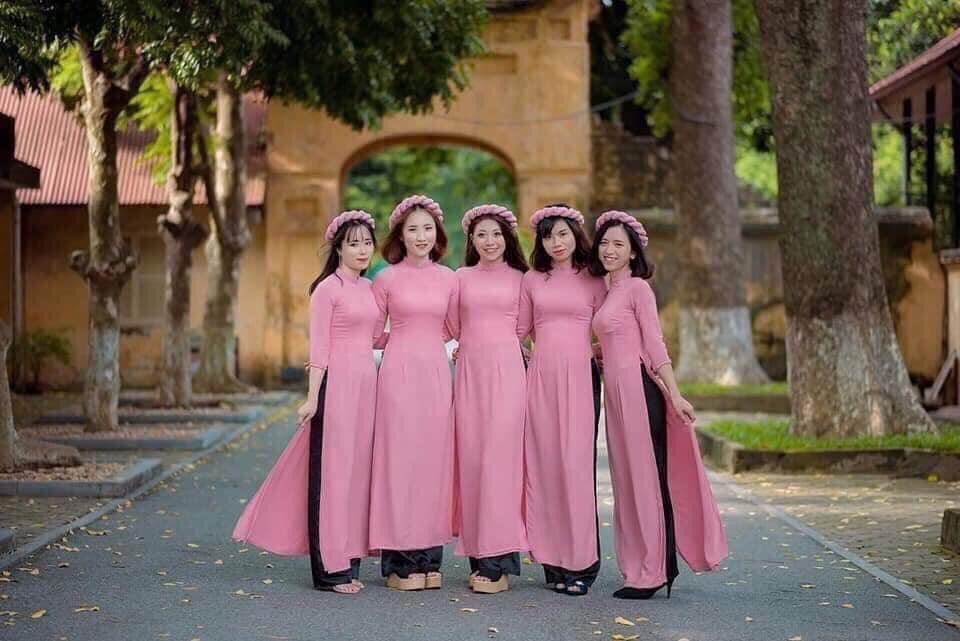 ÁO DÀI TRƠN HỒNG VỎ ĐỖ NHẸ NHÀNG