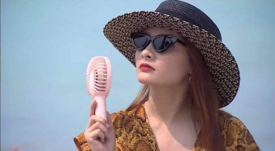 Quạt mini cầm tay có pin sạc tùy chỉnh 3 cấp độ mát,quạt mini nhiều màu