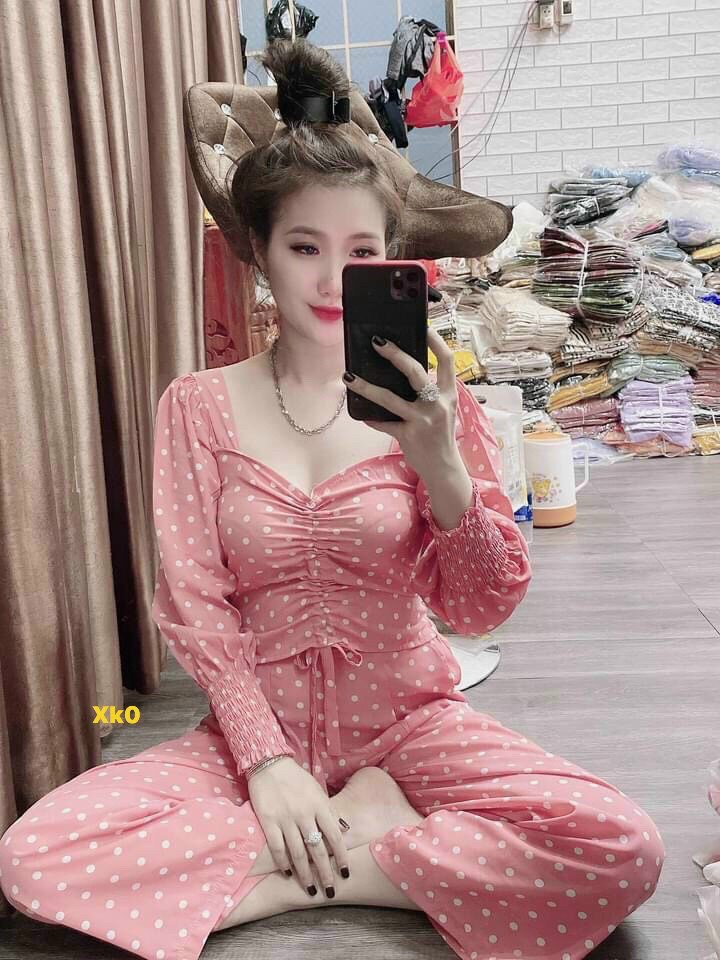 Sét bộ chấm bi dài,rút dây áo cực xinh,đơn giản nhưng chất cực đẹp ttsgr