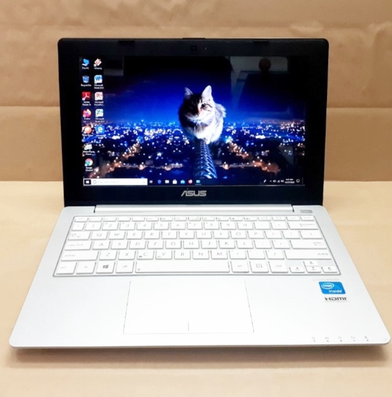 Laptop asus x202e core i3 thế hệ 3 cực mỏng nhẹ 11.6 inch xinh xắn