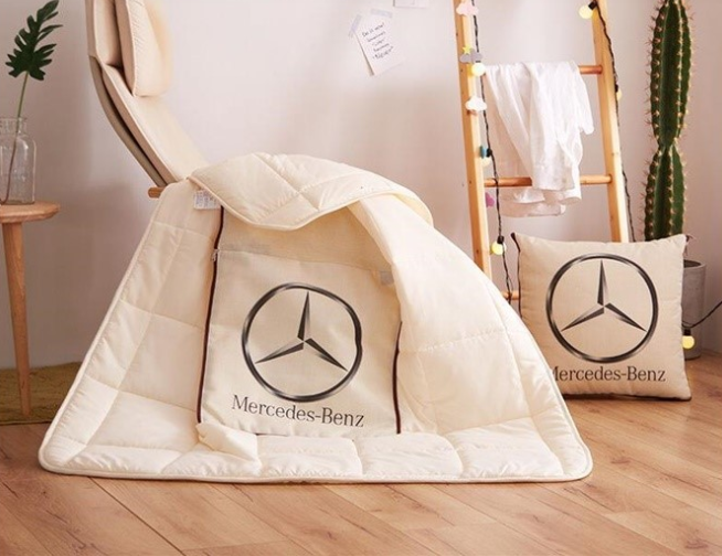 Chăn - gối đa năng 2 trong 1 vừa làm gối vừa làm chăn dành cho ô tô họa tiết theo các hãng xe