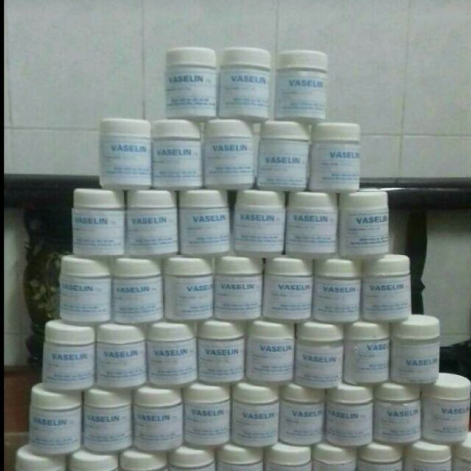 Kem Nẻ Vaselin của Viện Da Liễu Hà Nội lọ 20gr hàng xịn