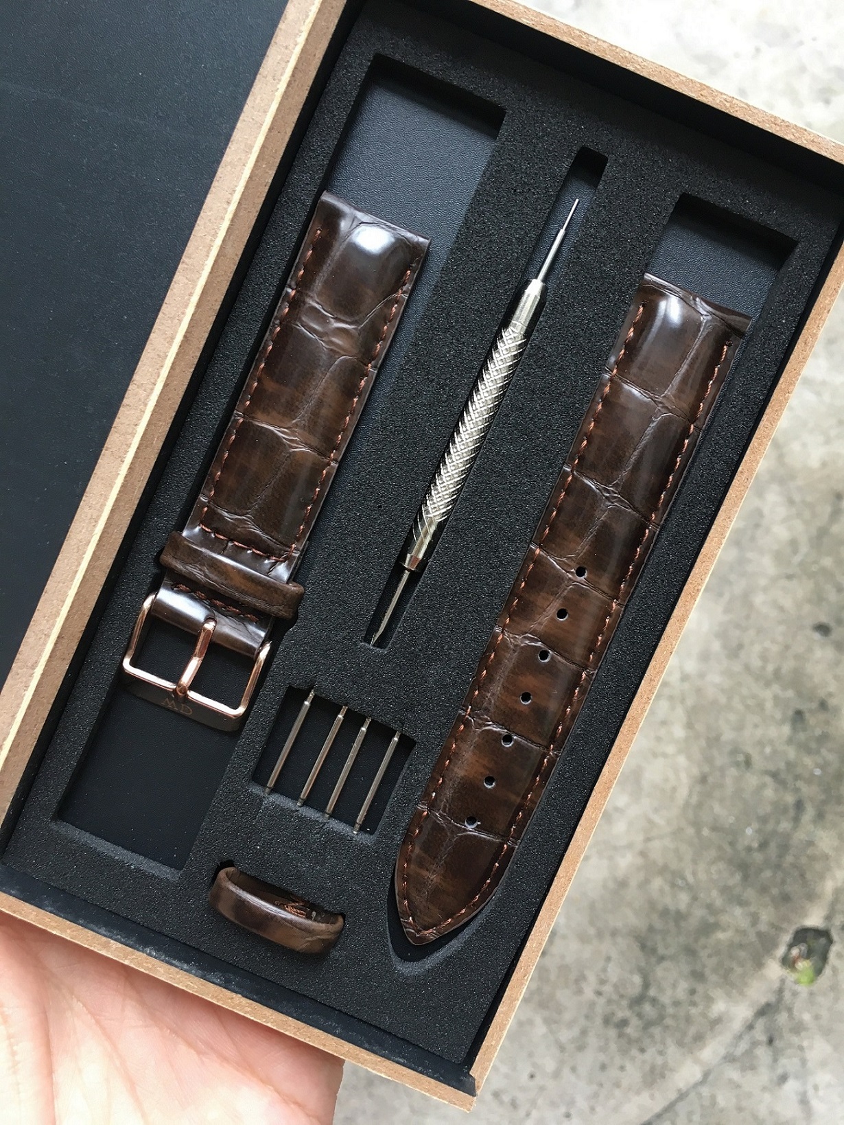 Dây Da Đồng Hồ DW Daniel_Watch Màu Nâu Vân Dập Vân Cá sấu York Nhiều Size Nam Nữ