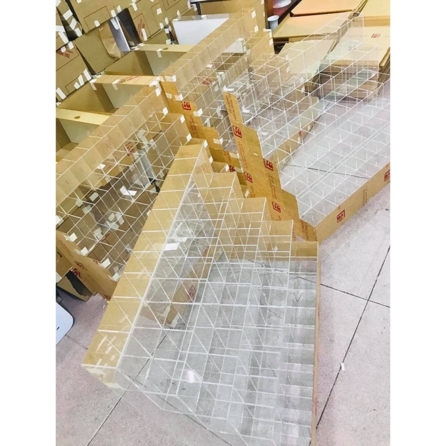 Kệ bút trưng bày, kệ bút mica trong suốt, kệ mica trưng bày văn phòng phẩm