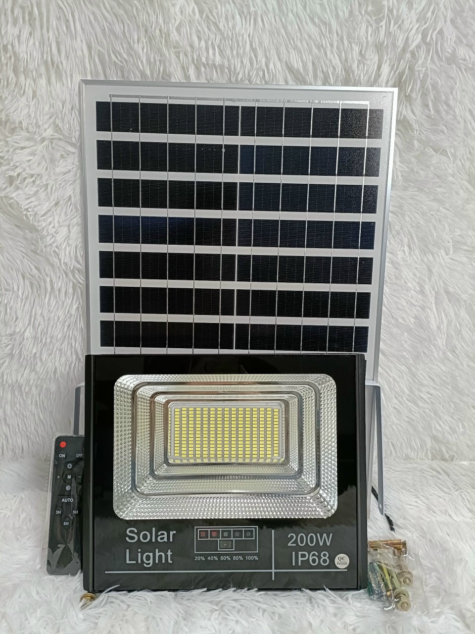 Đèn pha led năng lượng mặt trời 200w vỏ nhôm chống nước ip68 bảo hành 2 năm đổi mới trong 6 tháng