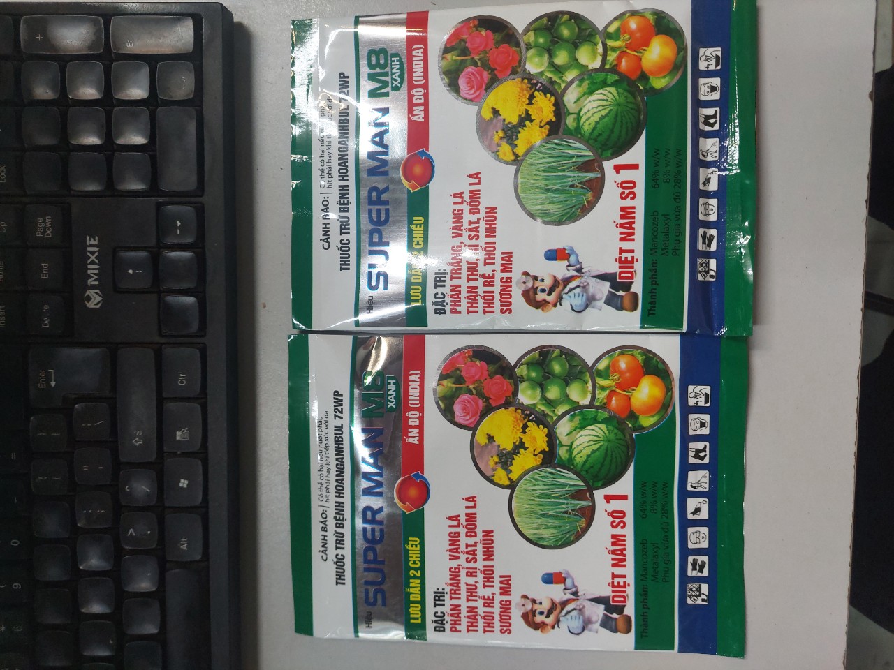 thuoc-tru-benh-super-man-m8-xanh-an-do-sieu-tru-phan-trang-vang-la-than-thu-ri-sat-thoi-nhun-nghet-re-goi-45gr-2 thuoc-tru-benh-super-man-m8-xanh-an-do-sieu-tru-phan-trang-vang-la-than-thu-ri-sat-thoi-nhun-nghet-re-goi-45gr-2