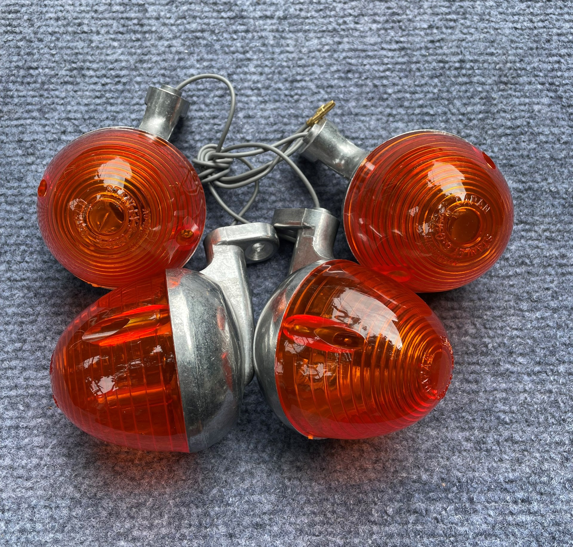 Xi nhan chân nhôm, hàng gia công. Dành cho các dòng xe 67 68 69 CD CL....