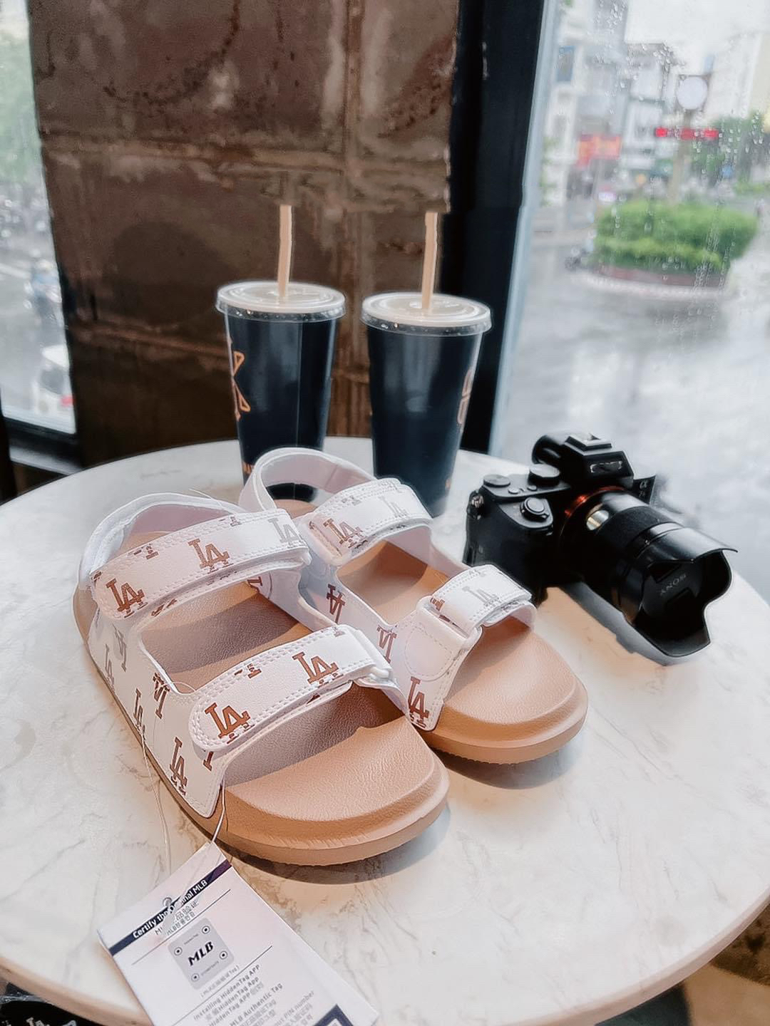 Sandal nữ kèm hộp đi học xinh xắn
