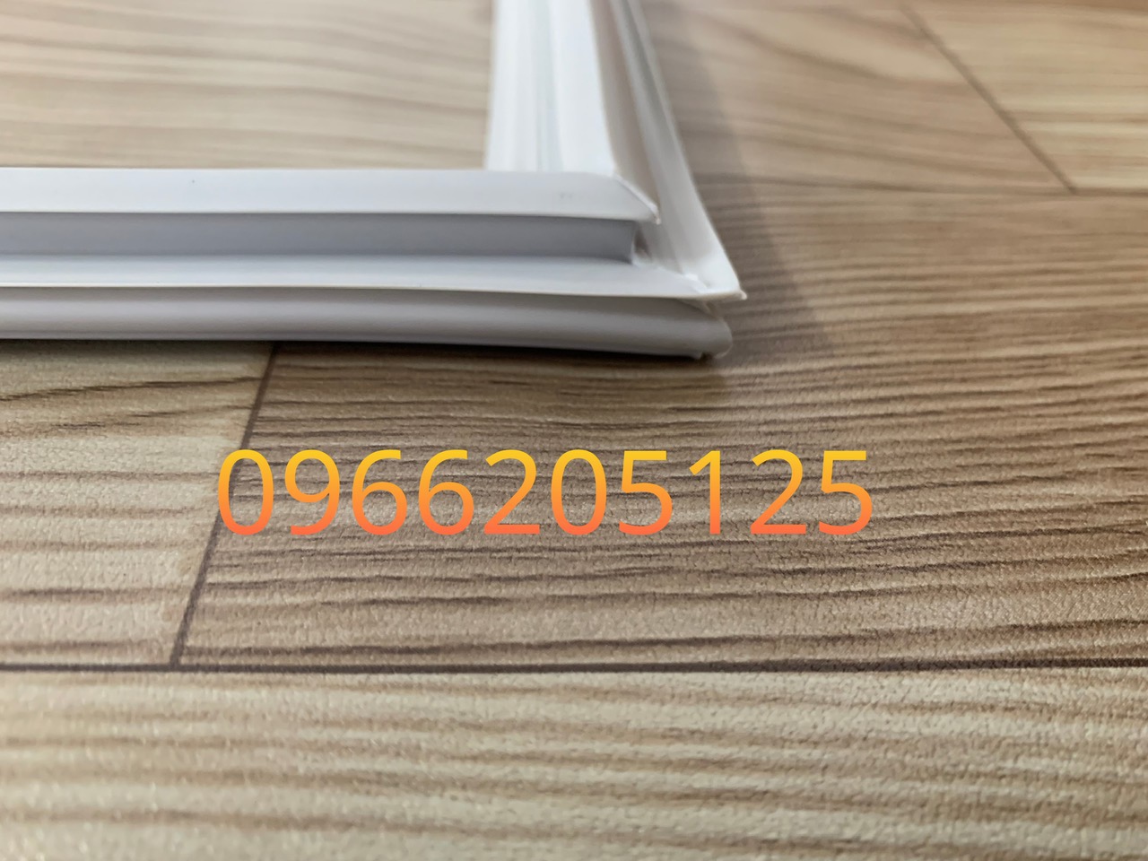Khung ron tủ lạnh hitachi r-z190sv