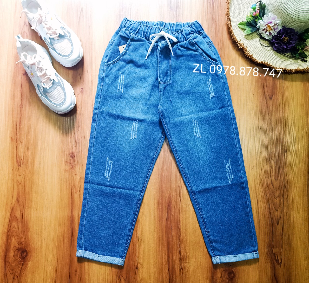   HCM Quần Jean Baggy Nữ Lưng Thun Cào Xước Mẫu Lật Lai Màu Xanh Đậm 