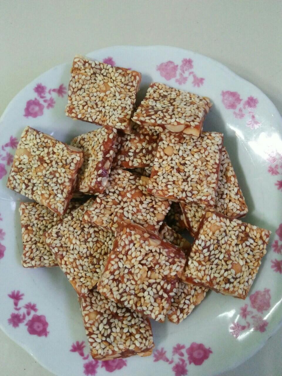 01 kg Kẹo chuối đậu phộng siêu vừng.