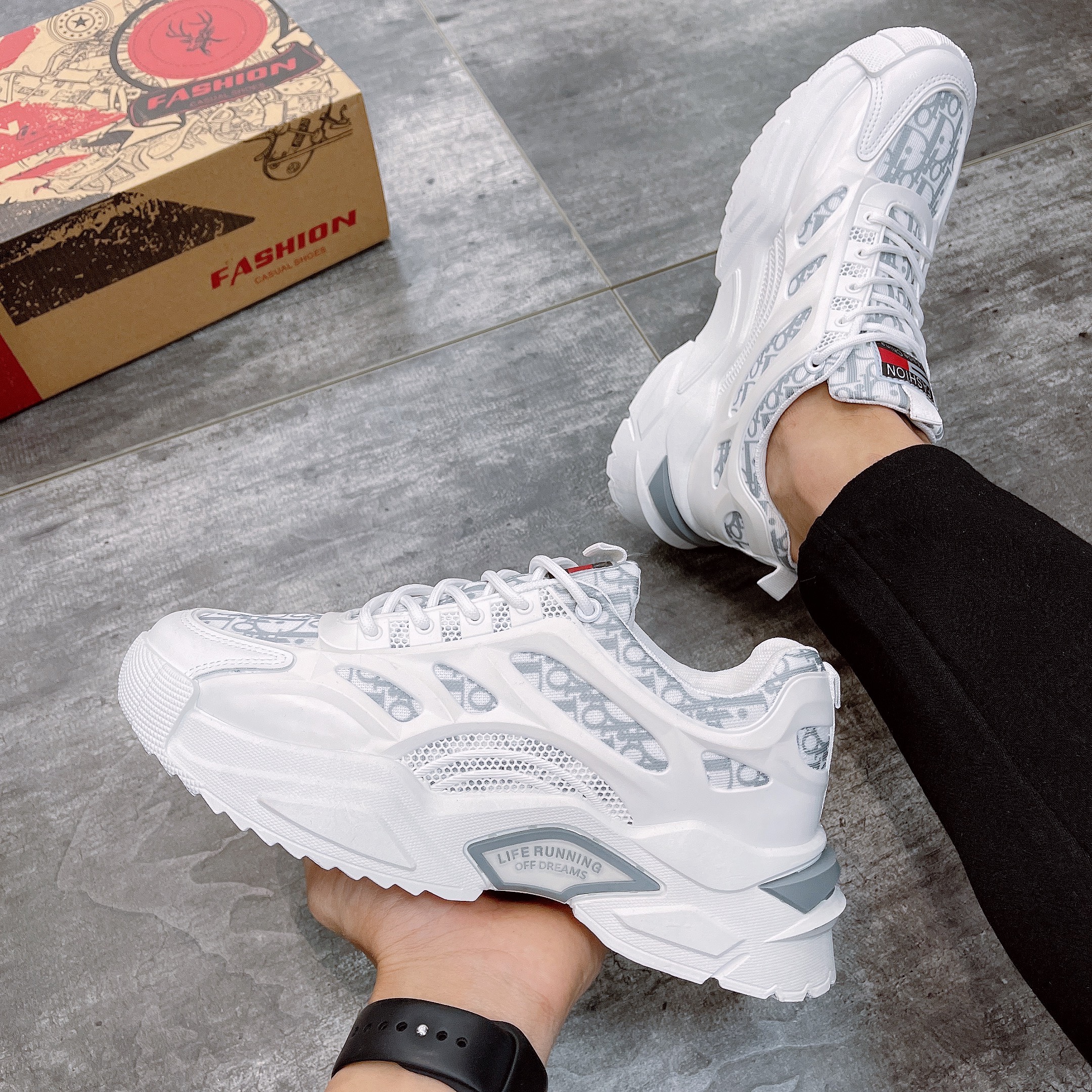 [3-5/8 Hoàn Tiền 25%] Giày thể thao nam, giày nam Trắng xám k553 tomstore.