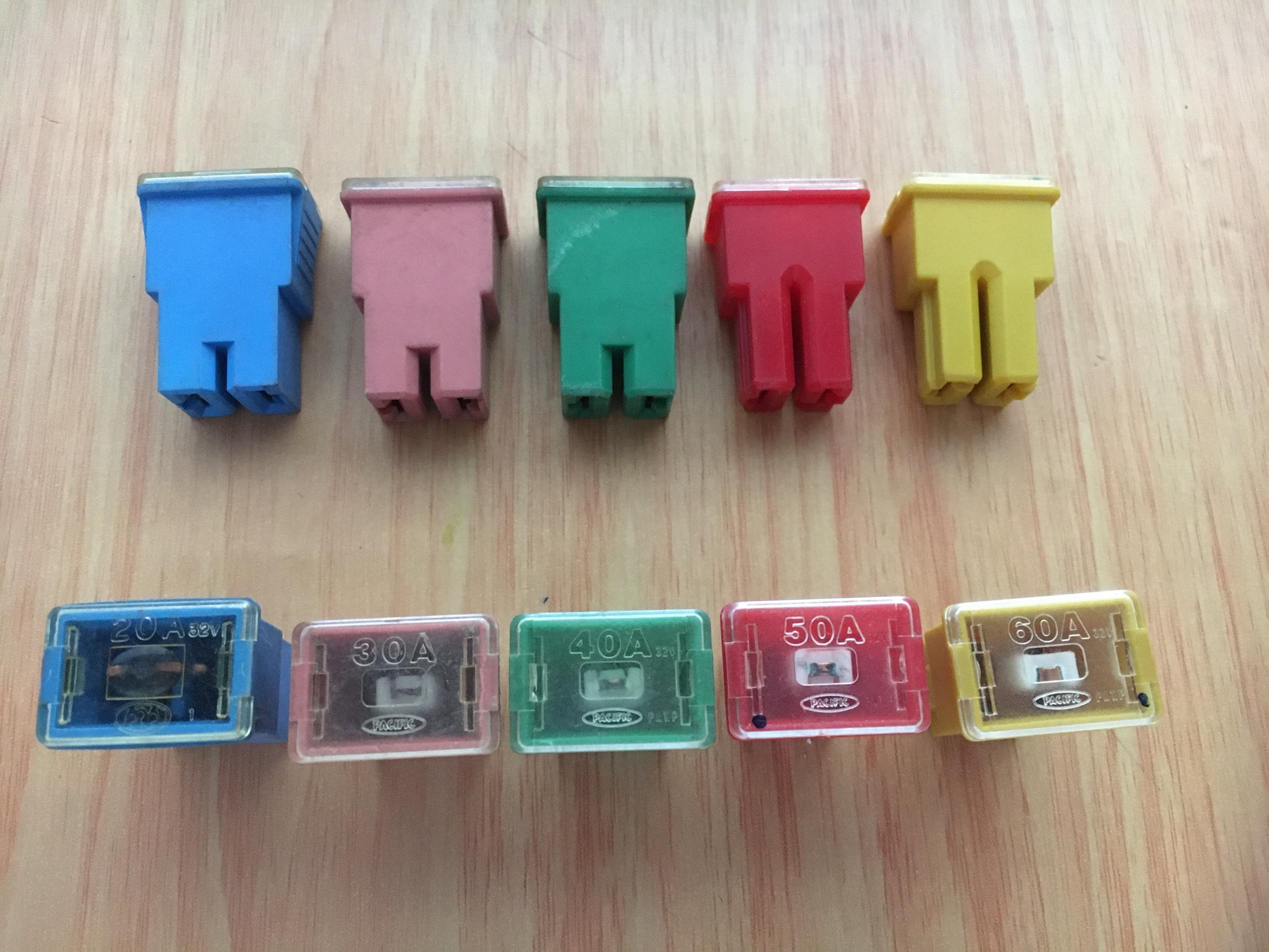 Cầu chì ô tô (xe hơi) hộp chân dài 20A-60A (Hàng bãi) (giá 1 cái)