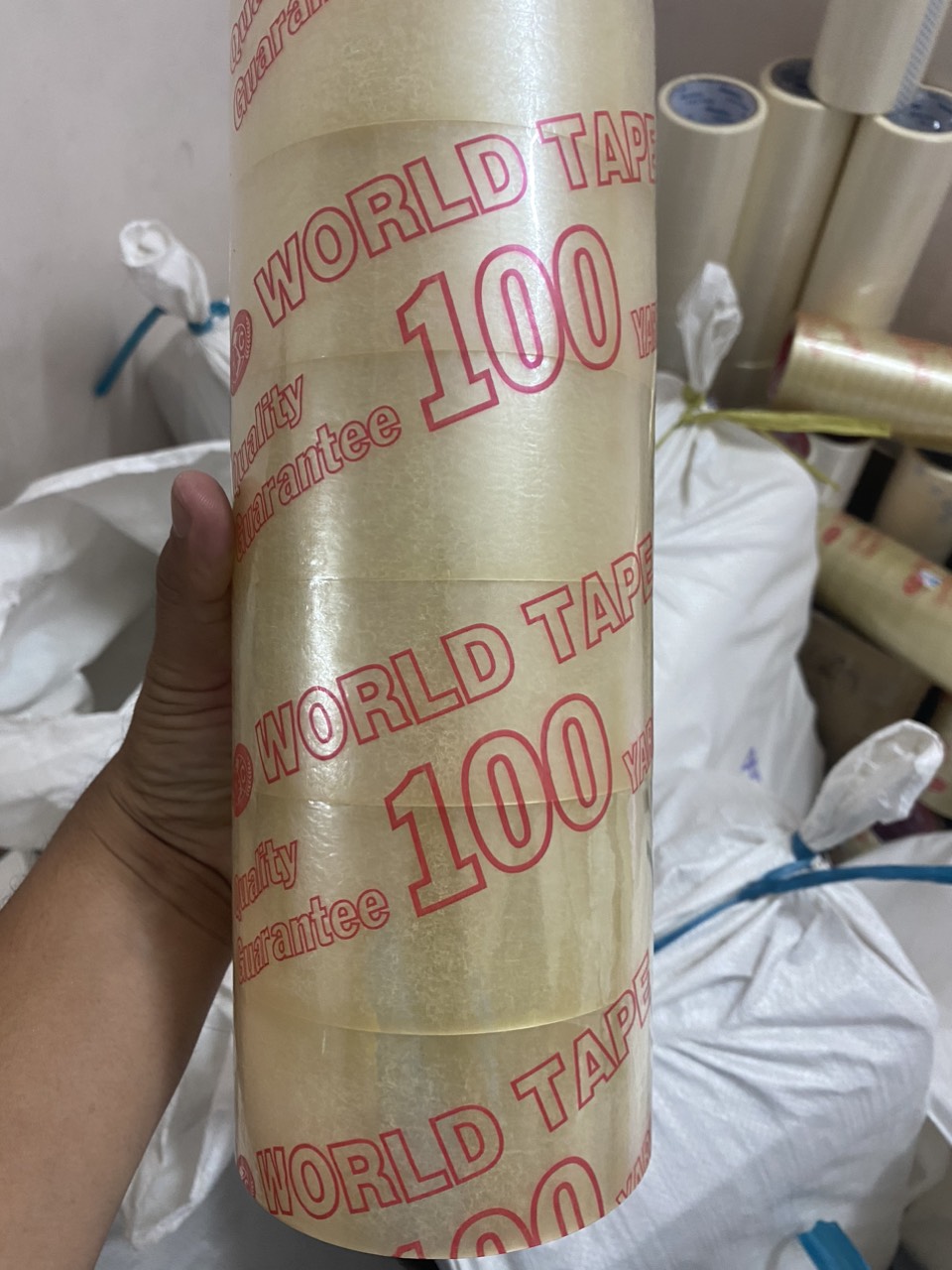 Băng keo trong đục 100y 1 cây 6 cuộn