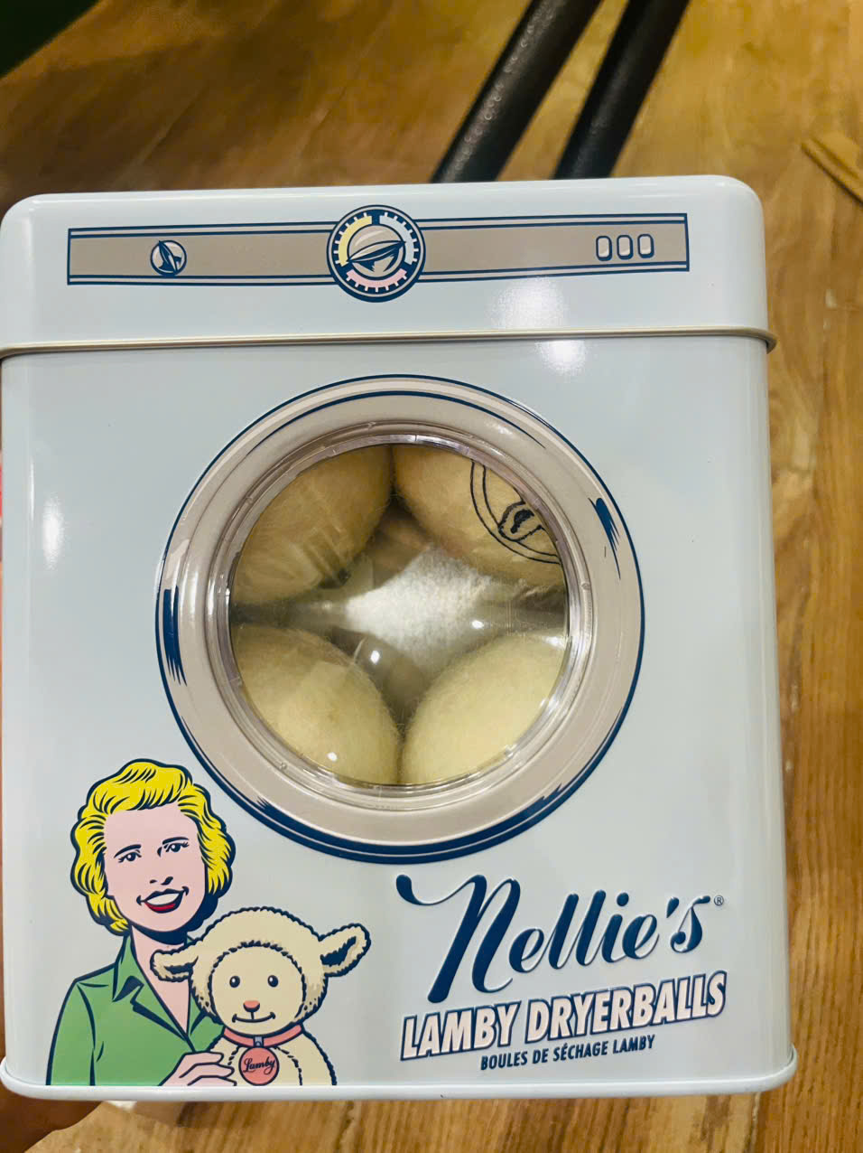 Bộ 4 quả cầu sấy quần áo hình cừu Lamby của Nellie,kèm hộp thiếc,làm mềm vải,giảm nhăn vải