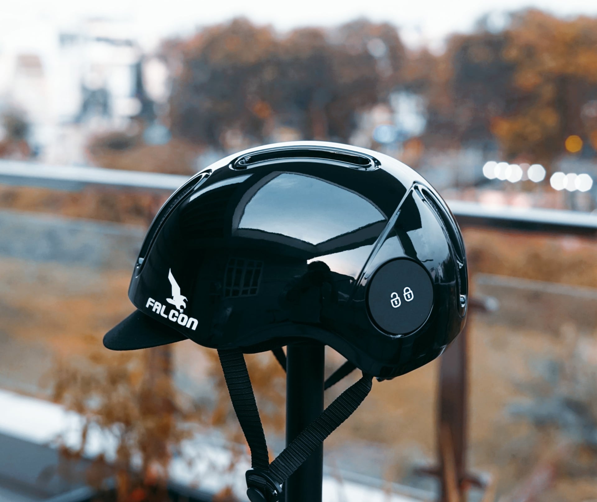 ( Tặng kèm lưỡi trai che nắng) Mũ thể thao POC FALCON F05 Màu đen bóng kèm sẵn 1 túi đựng nón và hộp