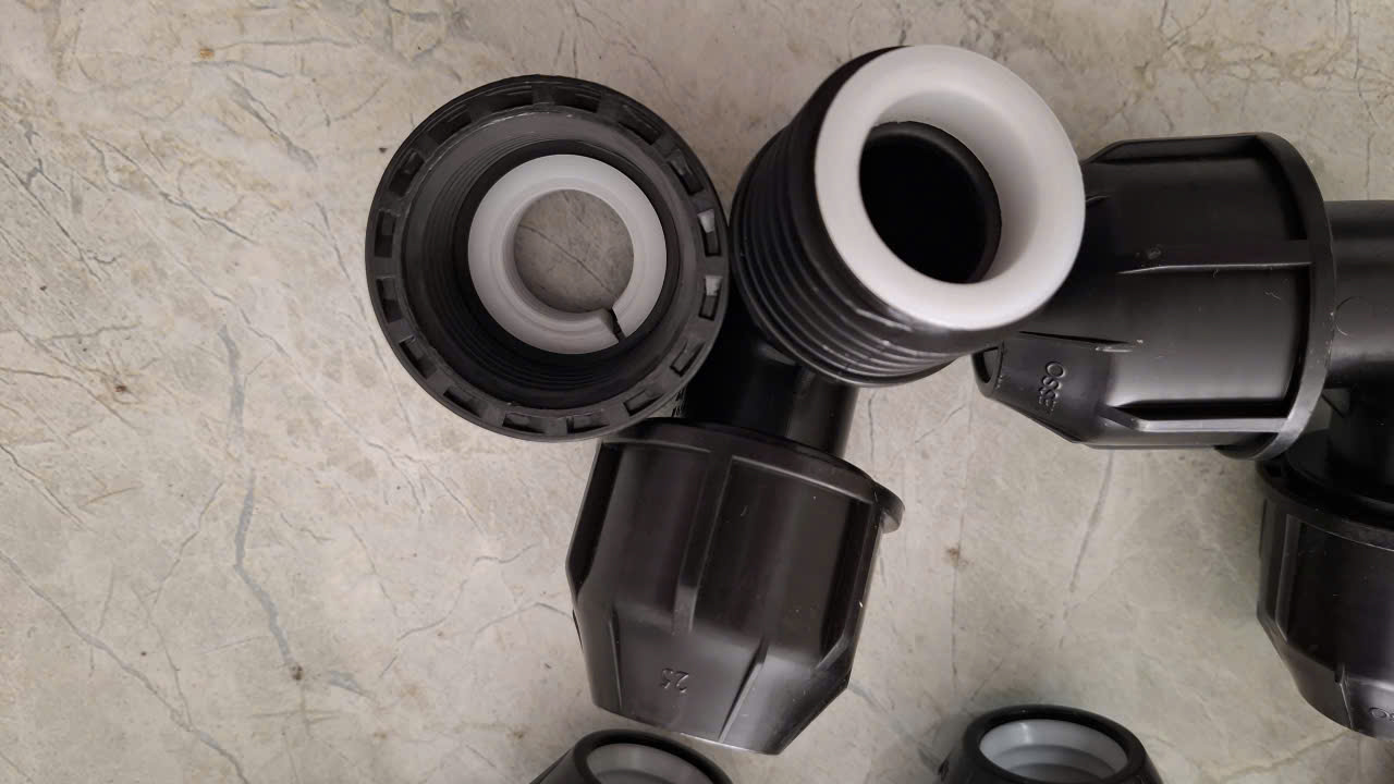🔥 CÚT HDPE 90° LESSO PN16 – SIZE 20 | 25 | 32 | 40 | CHÍNH HÃNG – CHỊU ÁP CAO