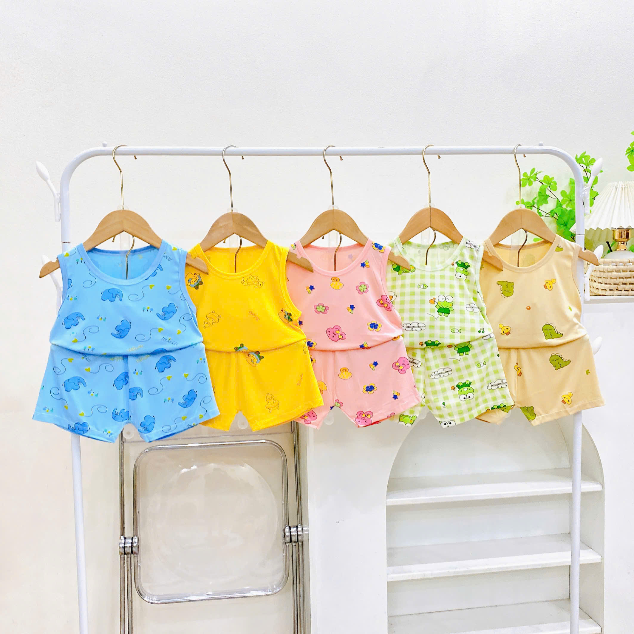 Minky Mom Super Soft, Cool and Breathable Elastic Fabric Set for Babies from 5 - 16kg