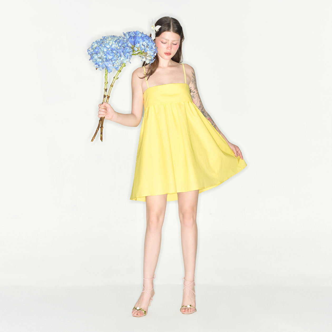 DOTTIE - Đầm ngắn dây tết bện - Vàng - D0601