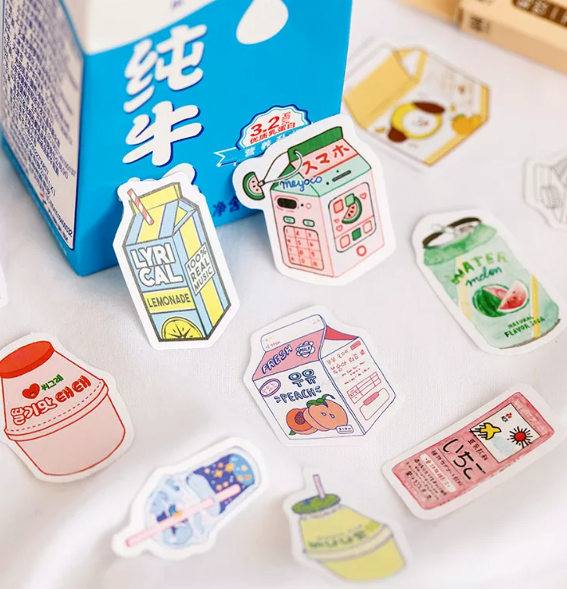 Hộp 45-50 sticker dễ thương, vintage hình hoa lá, cây xanh, hộp sữa, động vật Tuệ Minh