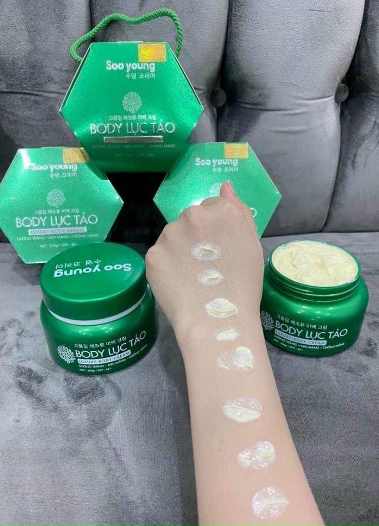 Kem body lục tảo soo young